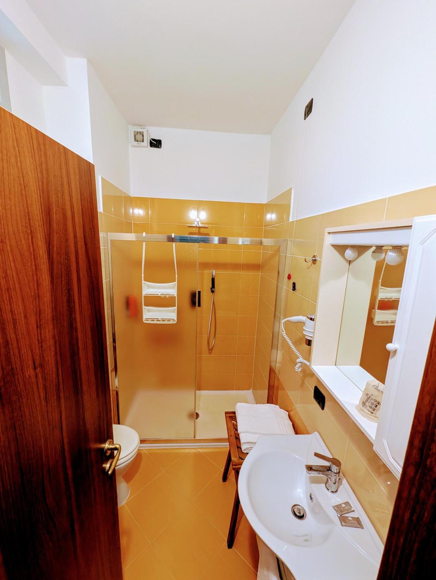 Hotel La Locanda ストレーザ エクステリア 写真